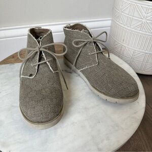 BearPaw Womans Cher chukka ankle boot Canvas shoes size 6